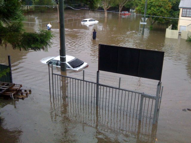 Looking Right to Northey Street